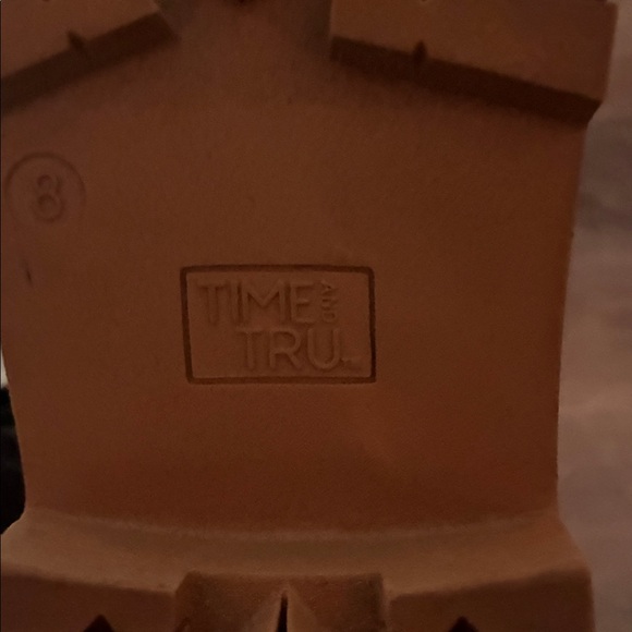 Time and Tru Durable Brown Boots - Picture 7 of 7